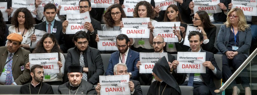 Armenien-Aktivisten im Bundestag- SpiegelOnline